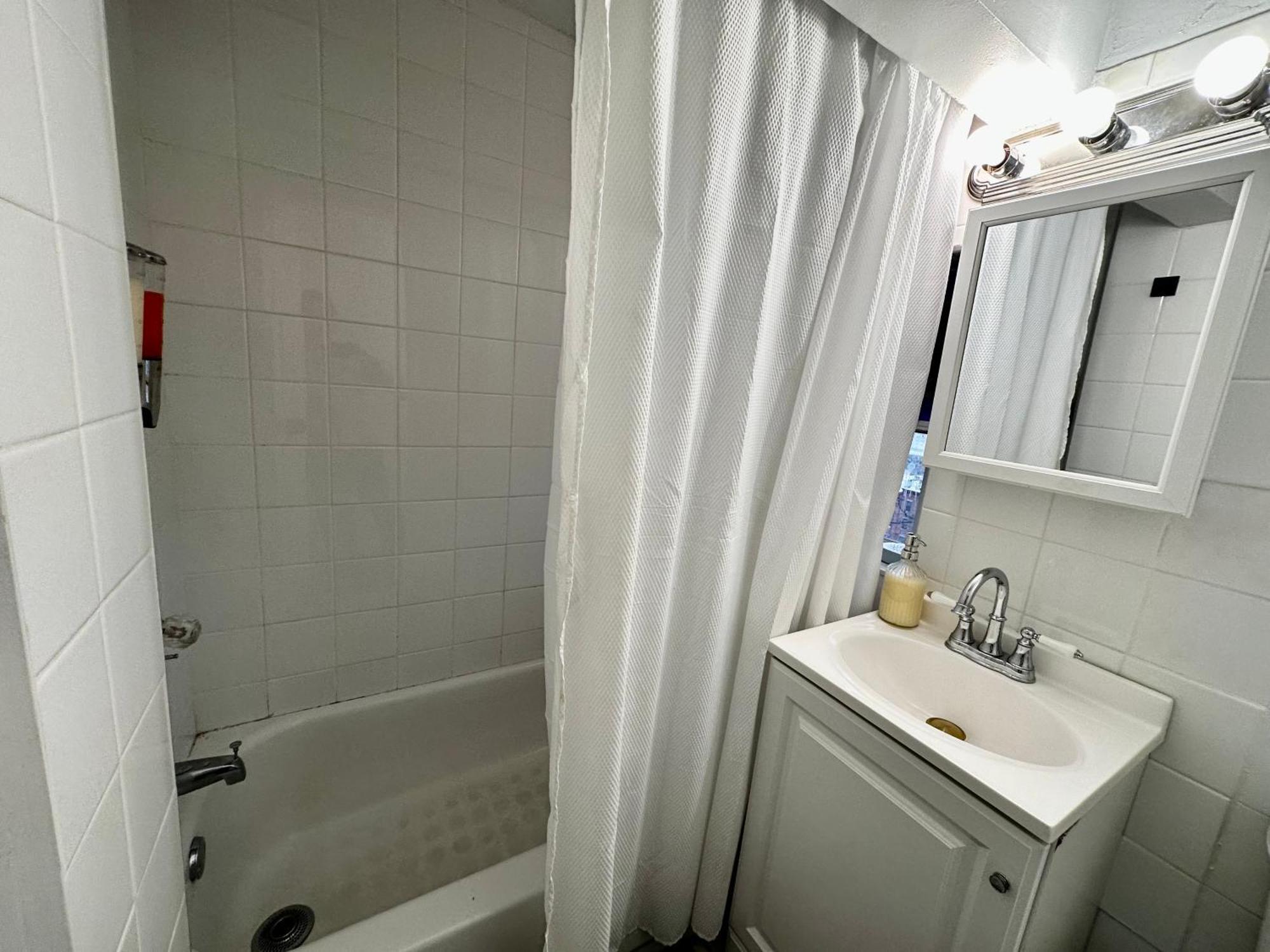 4-A Diamond In Yonkers Hotell Eksteriør bilde